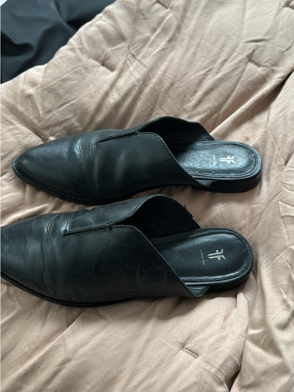 Frye Black Leather Slip-On Pointed-Toe Mules